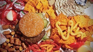 Eating-junk-food-makes-a-bad-mood-worse-Study_strict_xxl
