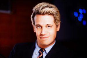 In the Crossfire: Milo on the right