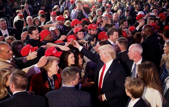 trump-crowd