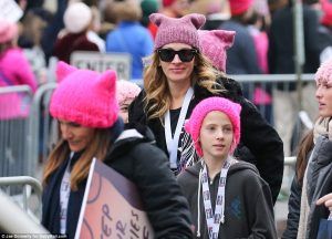 Pretty Woman no more: Wearing a "pussy" hat Julia Roberts flaunts her hate for the deplorables